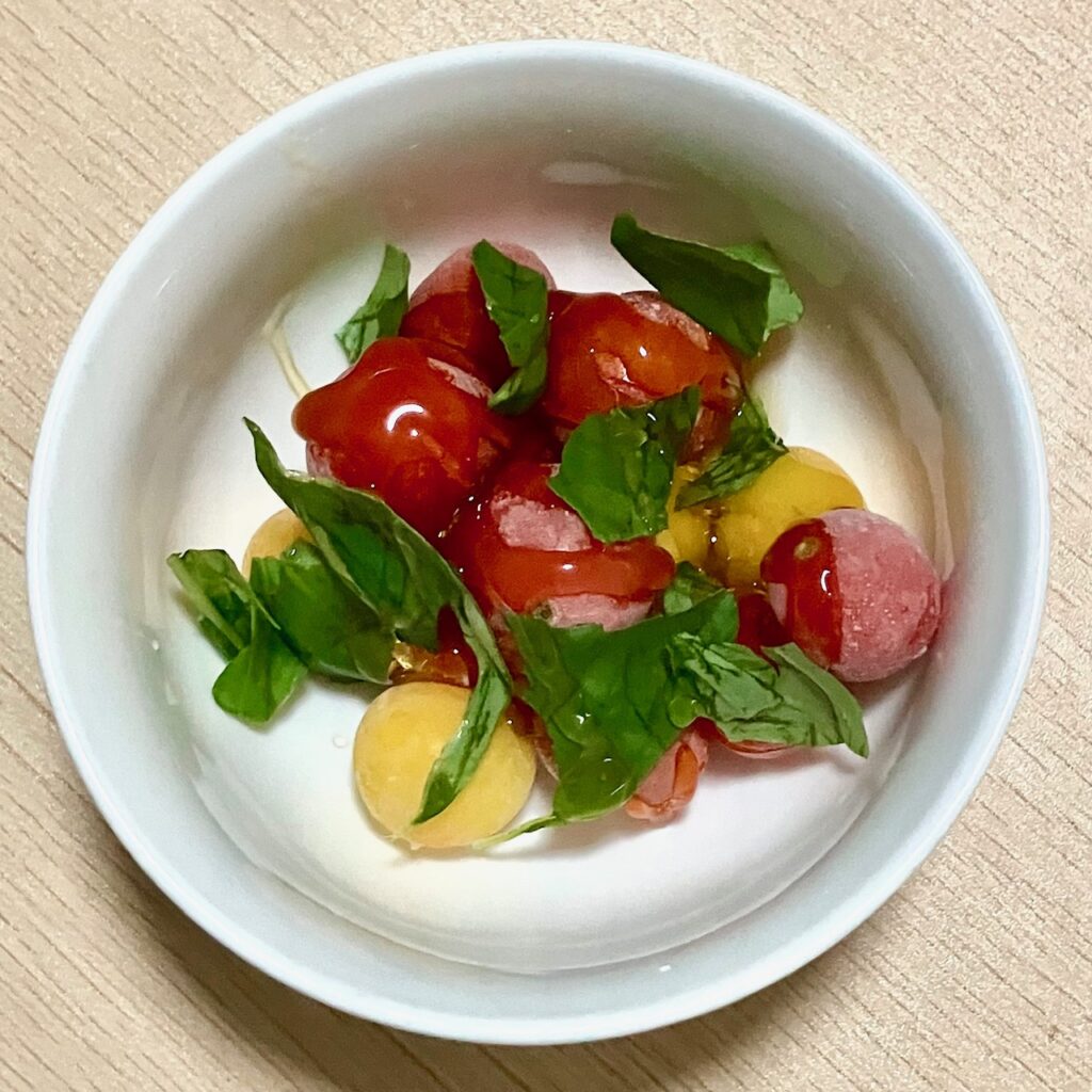 ミニトマトとはちみつとバジルのデザート